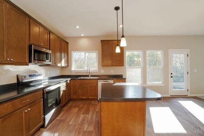 Building Photo - Charming 4 beds 2.5 baths in Morrow