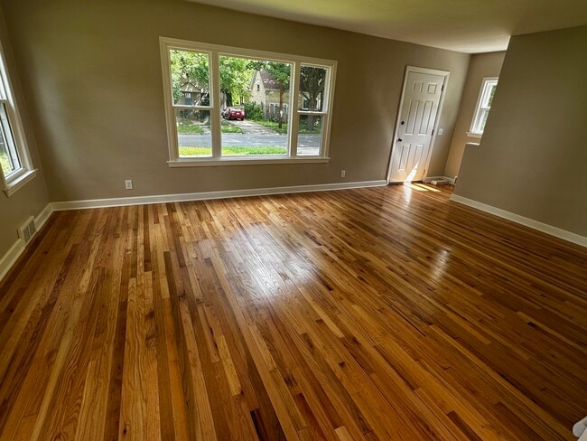 Building Photo - 1713 Sheridan St