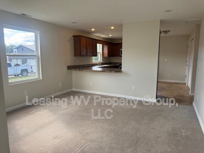 Foto del edificio - 413 Midland Trail