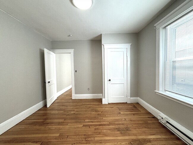 Building Photo - 15 Huss Ct