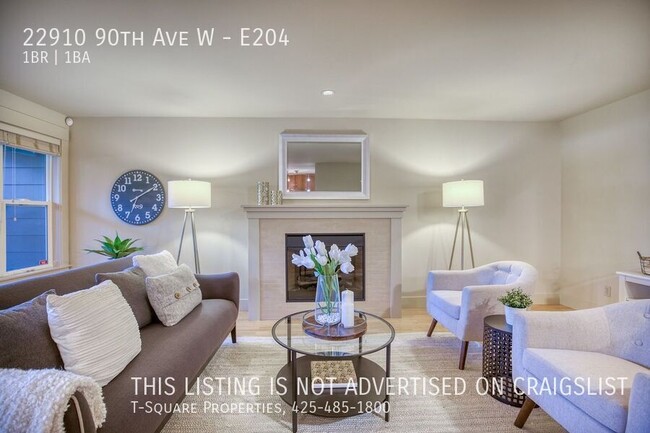 Building Photo - Beautifully Updated 1 Bedroom Condo w/Priv...