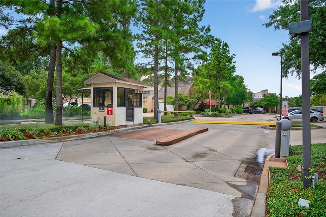 Building Photo - 12625 Memorial Dr