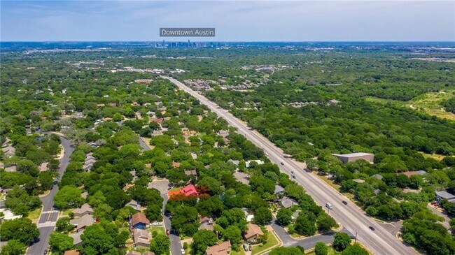 Building Photo - 8005 Hood Cir