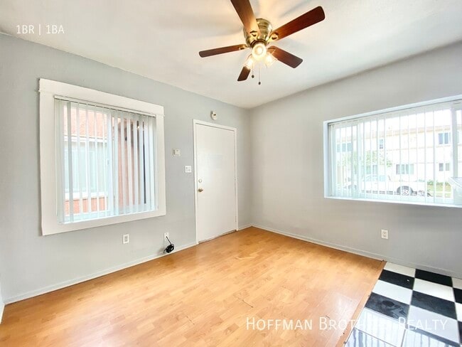 Foto del edificio - 1128 Raymond Ave