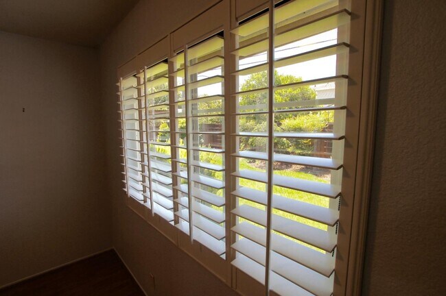 Foto del edificio - 5085 Wayland Ave