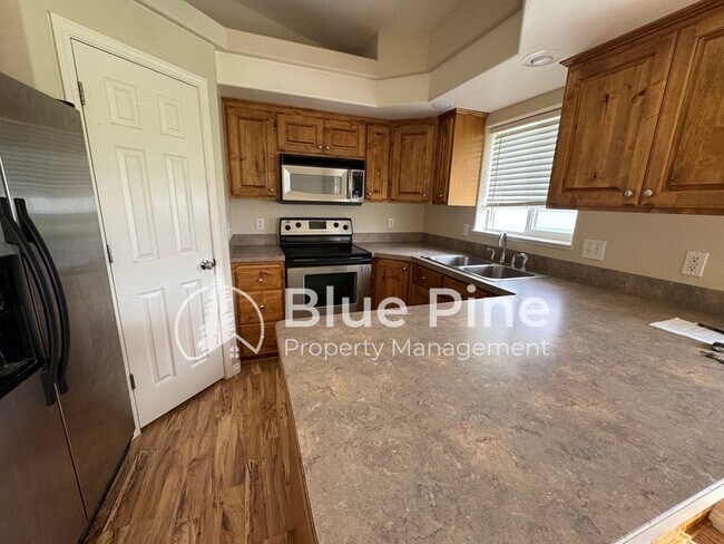 Foto del edificio - 9478 Garden Grove Ln