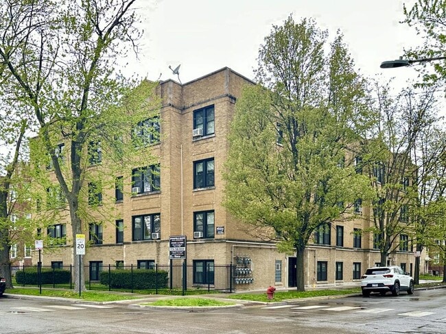 Building Photo - 5008 N Springfield Ave