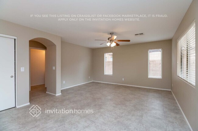 Foto del edificio - 785 E Beargrass Pl