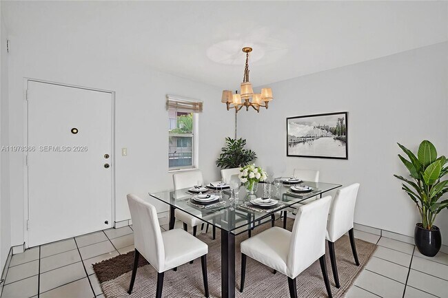 Foto del edificio - 2821 Somerset Dr