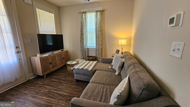 Foto del edificio - 2467 Smith Rd