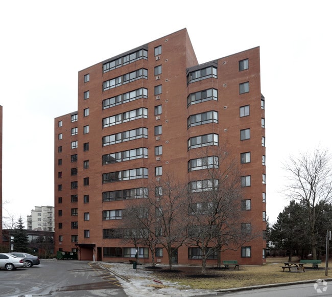 Building Photo - 545-565 Belmont Ave W