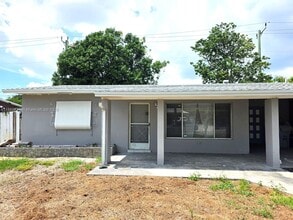 Building Photo - 2911 NE 9th Ave