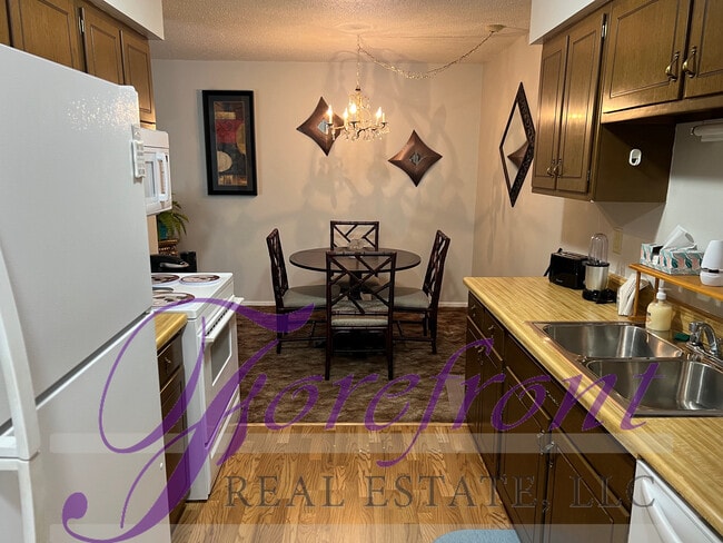 Foto del edificio - 4440 S Poplar St