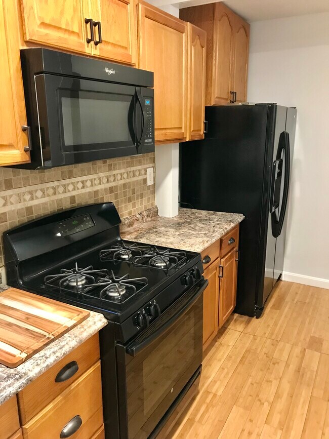 Kitchen - 93-1 Fountain St