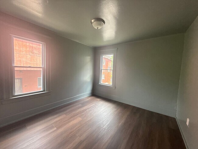 Foto del edificio - 211 Ash St