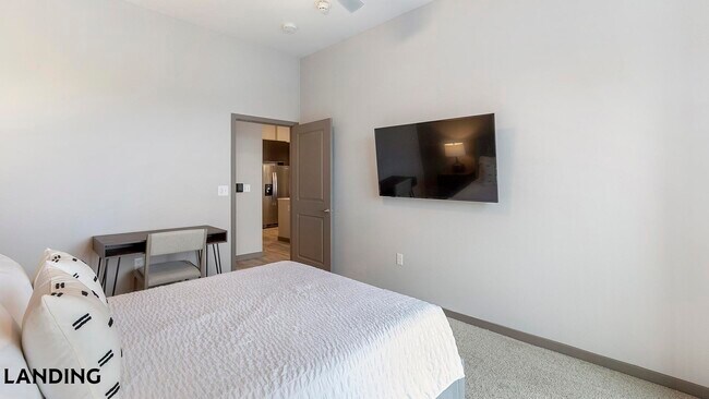 Foto del edificio - 3150 W Twain Ave