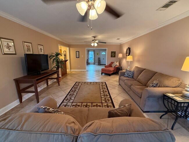 Foto del edificio - 1451 Aris Ave