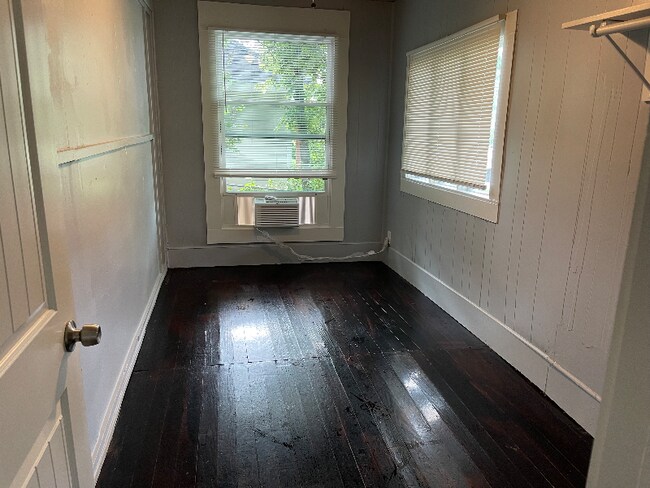 Foto del edificio - 410 E Day St