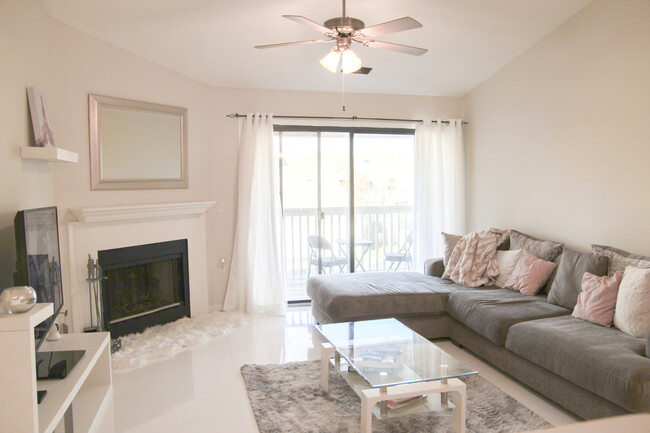 Sliding Door to Balcony - 6755 Meadow Creek Dr