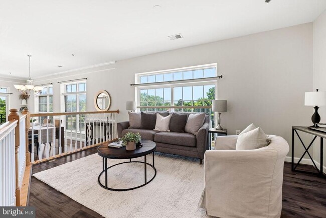Foto del edificio - 810 Belmont Bay Dr