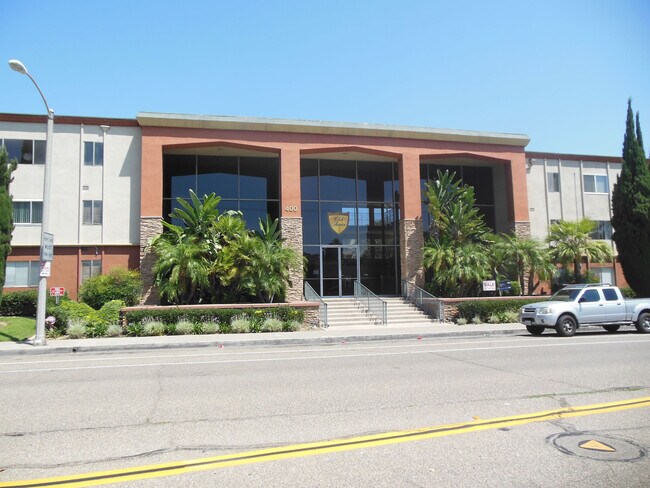Building Photo - 400 N Acacia Ave