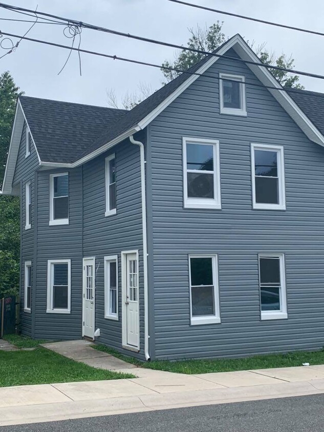 Primary Photo - 326 Elm St