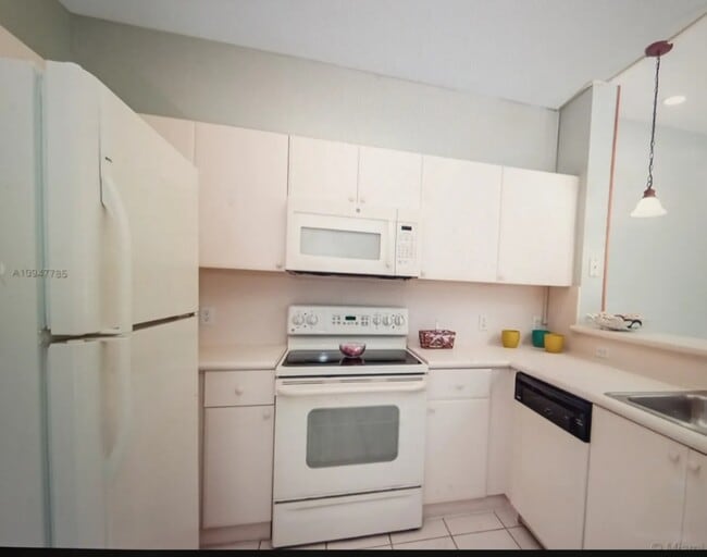 Building Photo - 17720 NW 67th Ave