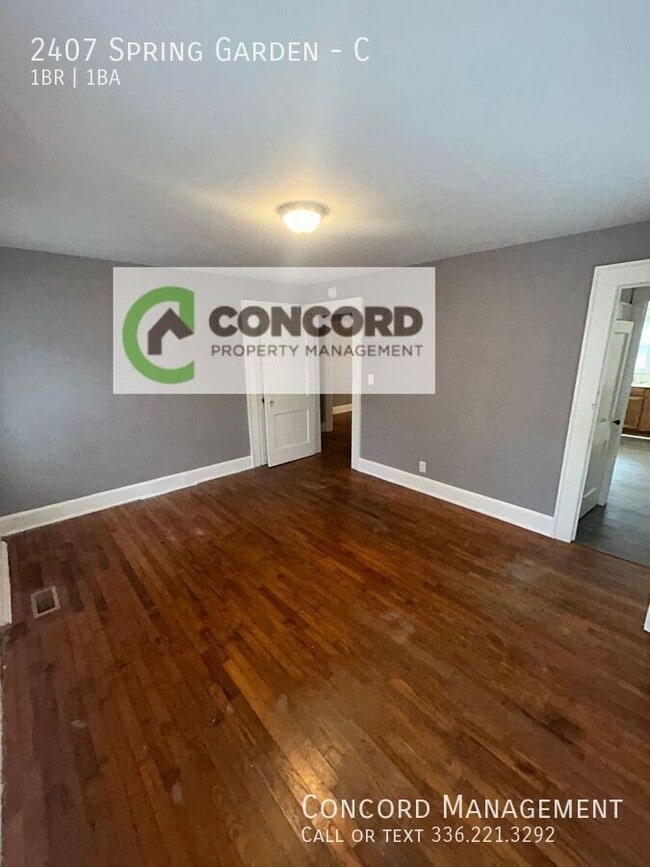 Foto del edificio - 2407 Spring Garden St