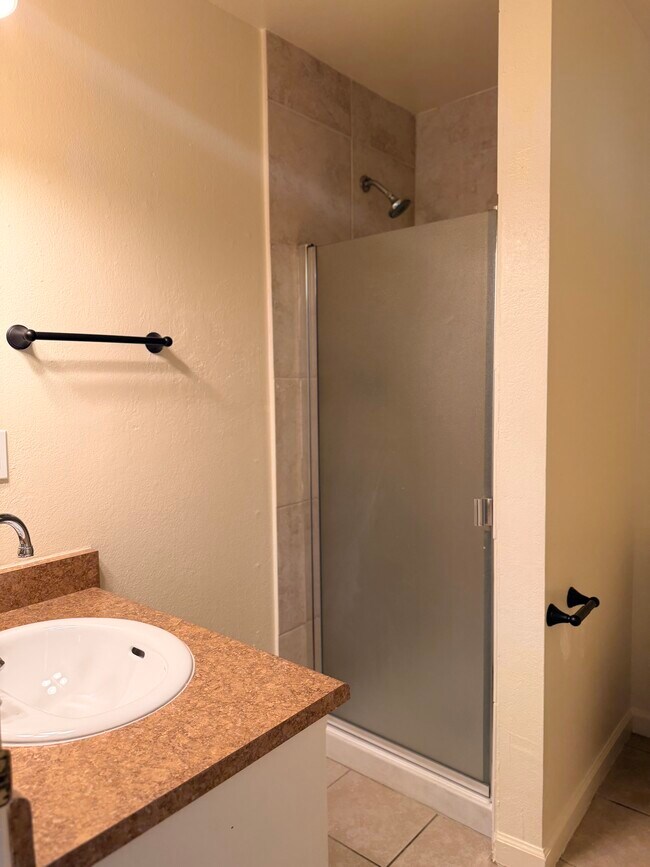 Foto del edificio - 1228 Payne Ct