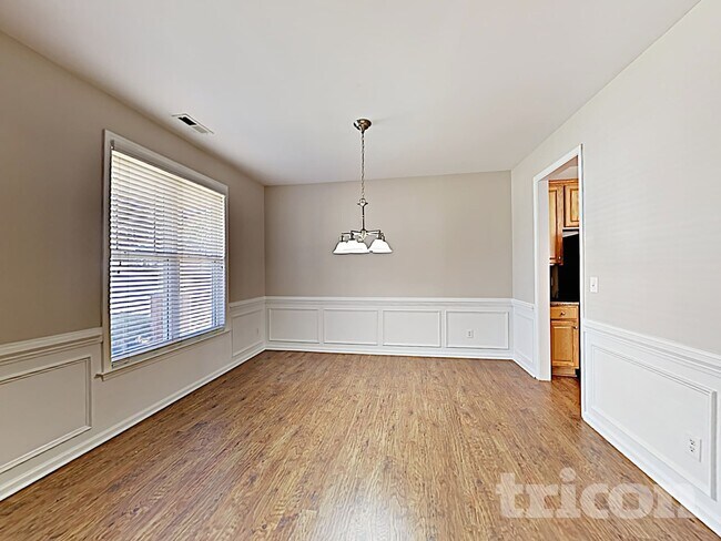 Foto del edificio - 376 Collinsworth Dr