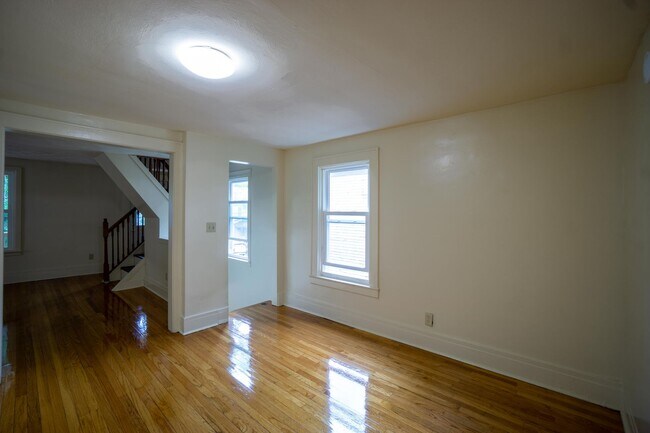 Foto del edificio - Available 7/1/26 Back Upper Deck Overlooki...