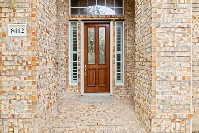 Foto del edificio - 8112 Cobblestone