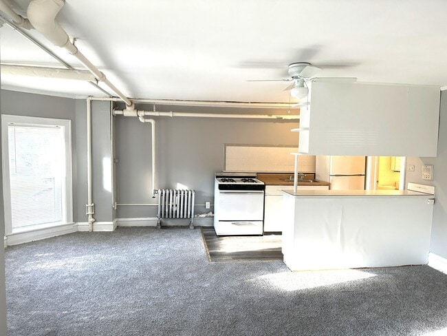 Building Photo - 4941 N Monitor Ave