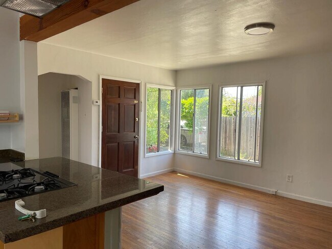 Foto del edificio - 1398 Curtis St