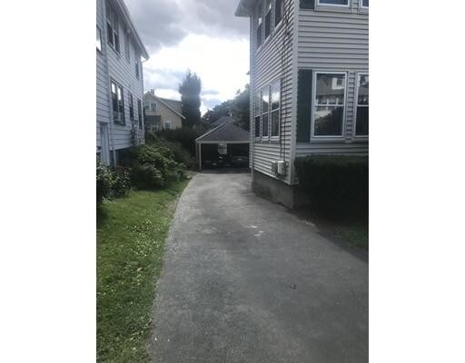 Primary Photo - 20 Holden Rd