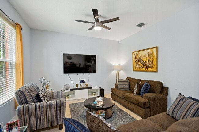 Foto del edificio - 148 SW 7th Ct
