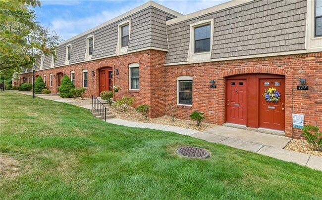 Building Photo - 125 Community Ct