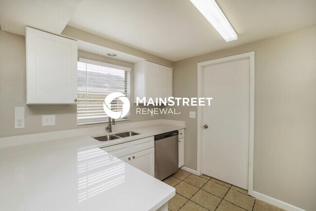 Foto del edificio - 3 Bedroom Pet-Friendly Home in TAMPA, FL with Main Street Renewal