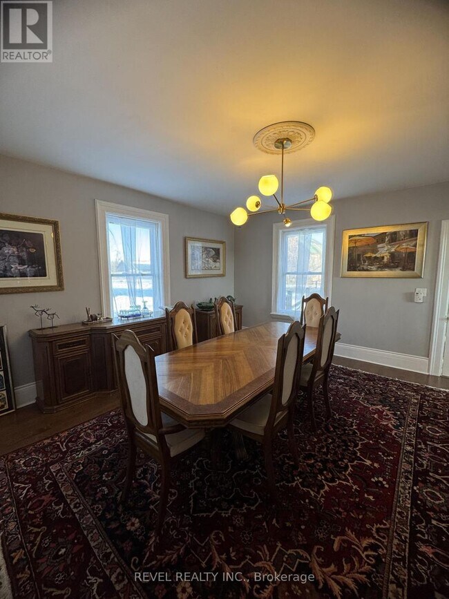 Photo du bâtiment - 1804 Sturgeon Rd