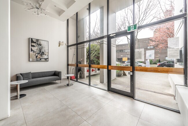 Photo du bâtiment - Sierra Estate