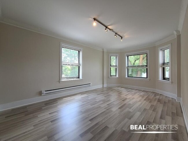 Building Photo - 2 bedroom in CHICAGO IL 60647