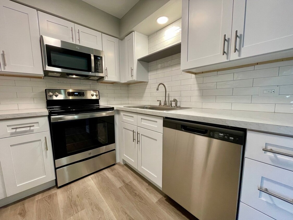 Primary Photo - Linscott Apartments
