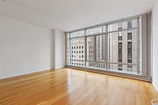 Building Photo - 18 W 48th St