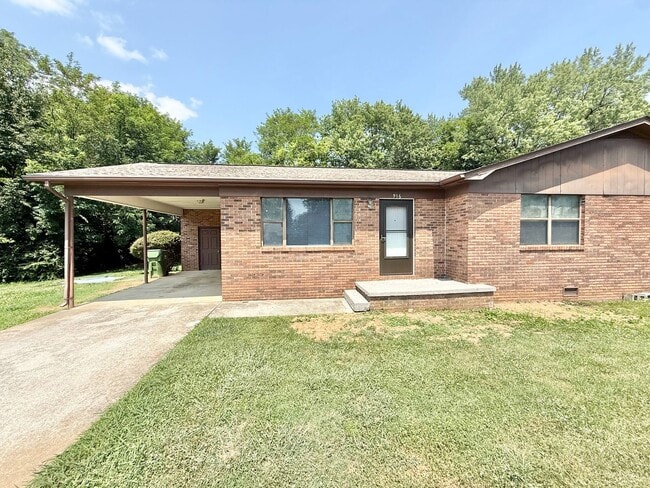 Photo - 916 Brentwood Drive Maryville, TN 37804 House
