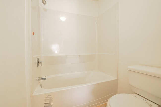 Foto del edificio - Beautiful 1 Bed 1 Bath Condo for Rent in O...