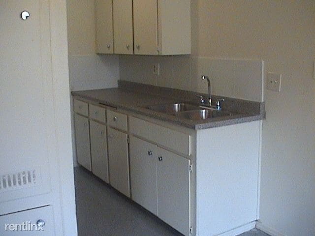 Building Photo - 338 N Millard Ave