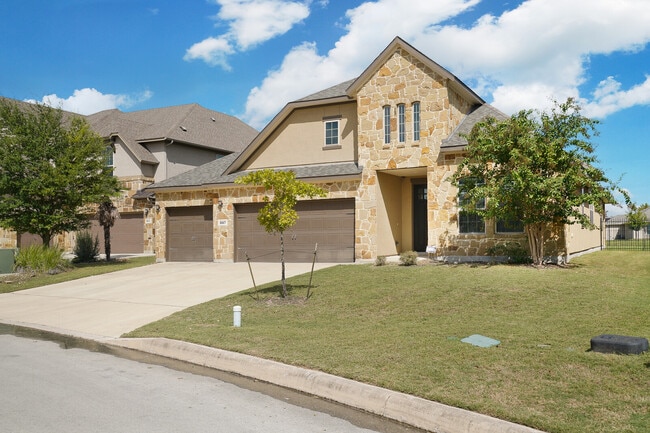 Building Photo - 8007 Cibolo Valley