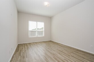 Building Photo - 4831 Giant Sequoia Way