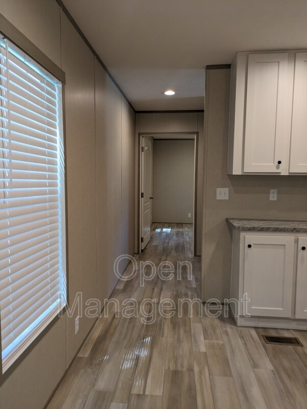 Foto del edificio - 4950 W Farm Rd 156
