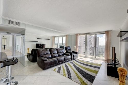 Building Photo - 2121 N Ocean Blvd
